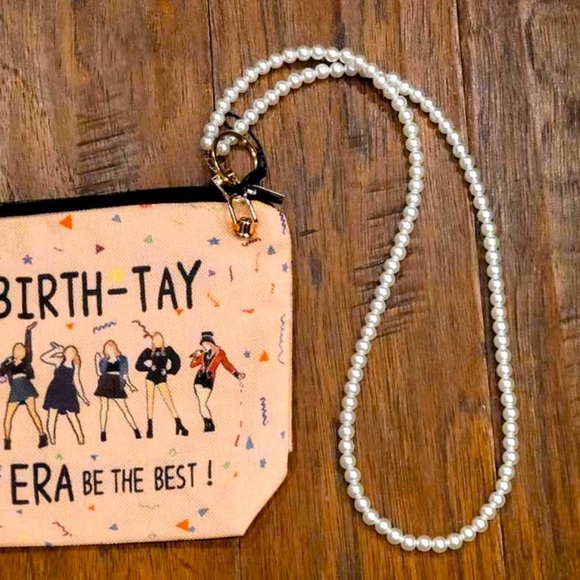 🎄 Christmas Sale 🎄 New! SWIFTIE Makeup Bag Merch with Lanyard Pearl Strap - Picture 6 of 10